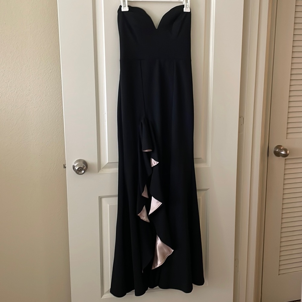 Black formal sleeveless dress